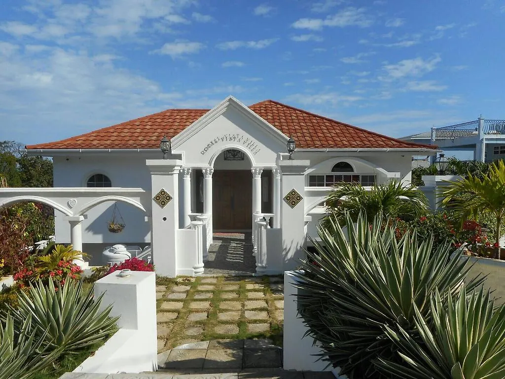 Royal Vista Villa Duncans