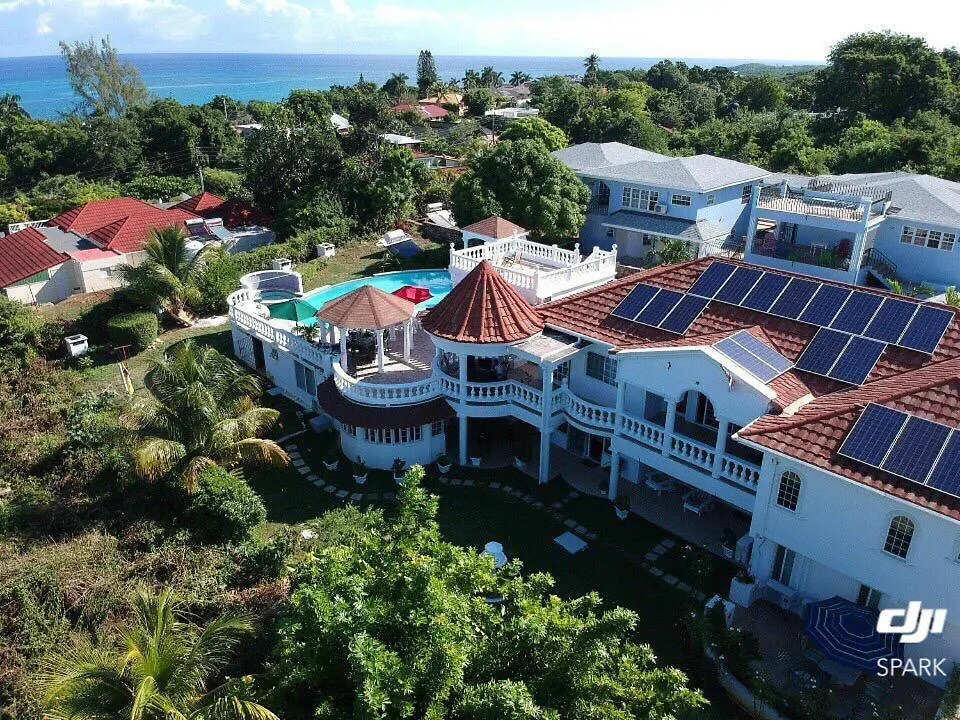 Royal Vista Villa Duncans